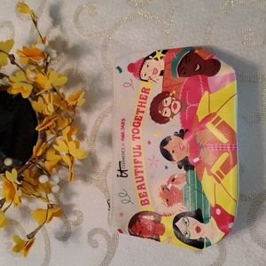 IT Cosmetics Makeup Bag